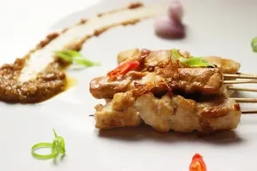 Sate van kip met sate kruiden