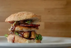 Hamburgers met de hamburger kruidenmix